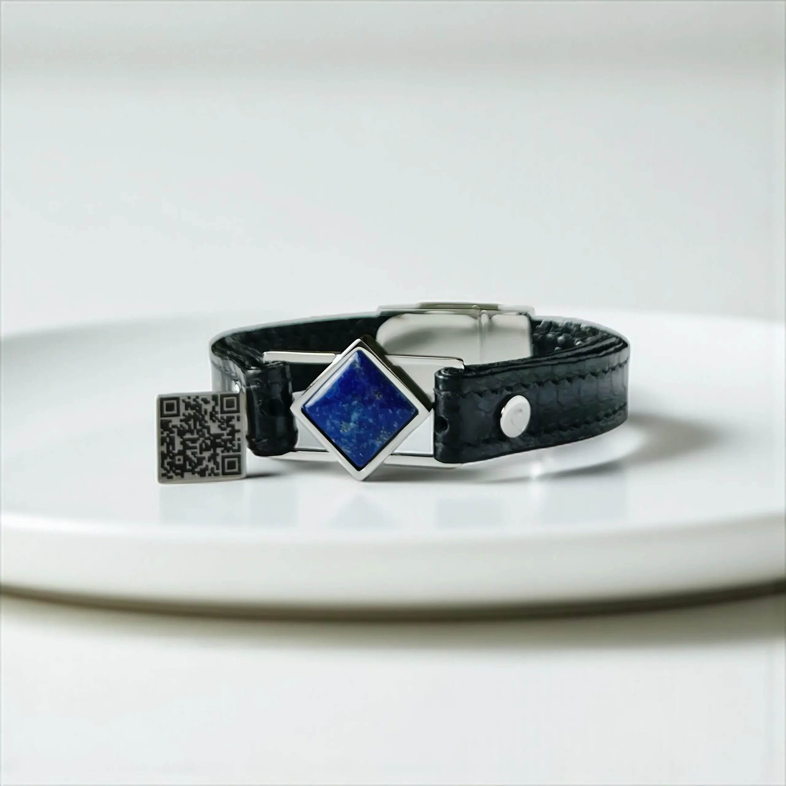 QR-код, скрытый в камне