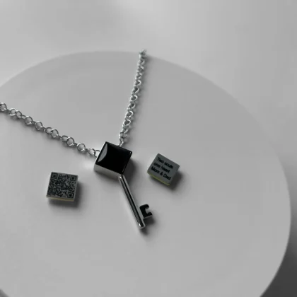 Женская подвеска Key — Защита